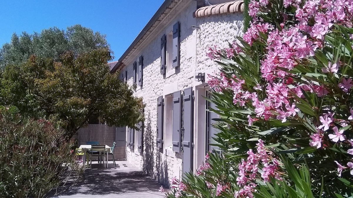Medis House | Very close to Royan, beautiful renovated Charentaise house