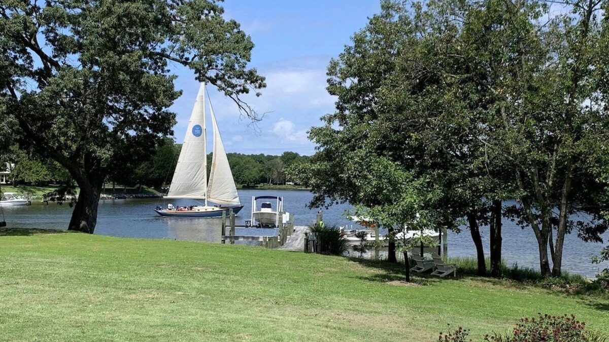 St. Michaels Cottage | Very cosy and nicely appointed Waterfront Cottage with gorgeous views
