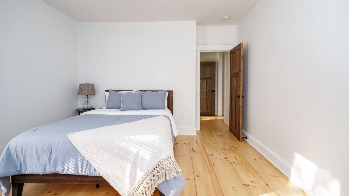 Witmer House | Very Cozy, 2 Bedroom Farmhouse Apartment 2nd FL