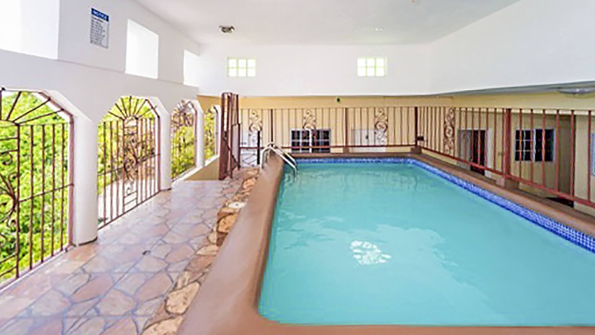 Gordon Town Hotel | Very cozy, clean, close to Bob Marley Beach, Cane River Falls & close to airport