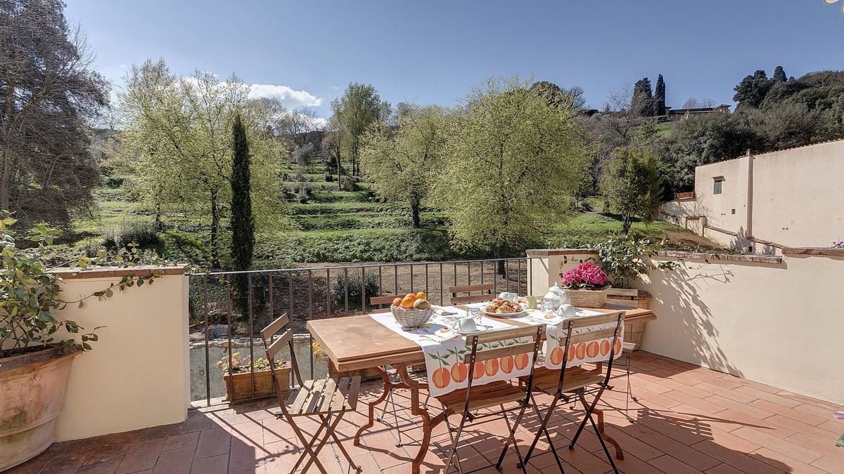 Oltrarno Apartment | VERY LARGE APARTMENT WITH 3 ROOMS (6 PEOPLE) WITH ELEVATOR AND TERRACE
