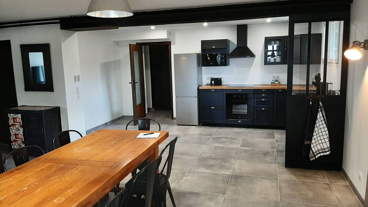 Chatel-Guyon Apartment | Very large space with industrial feel