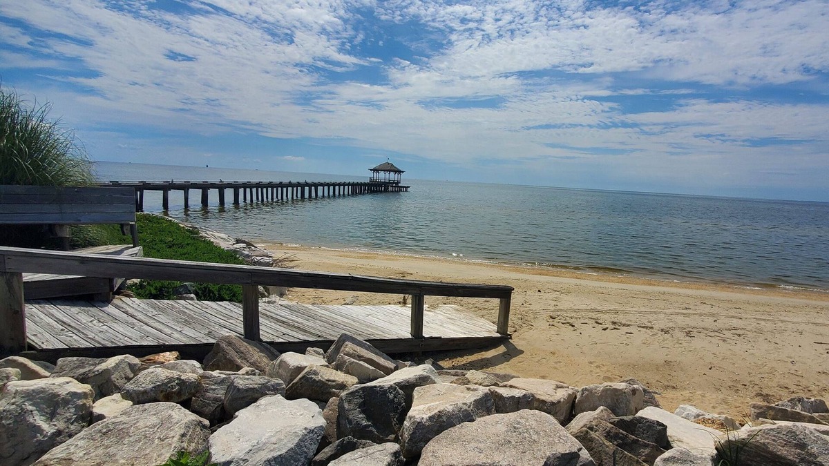 Dameron Cottage | Very long Private Beach waterfront Cottage