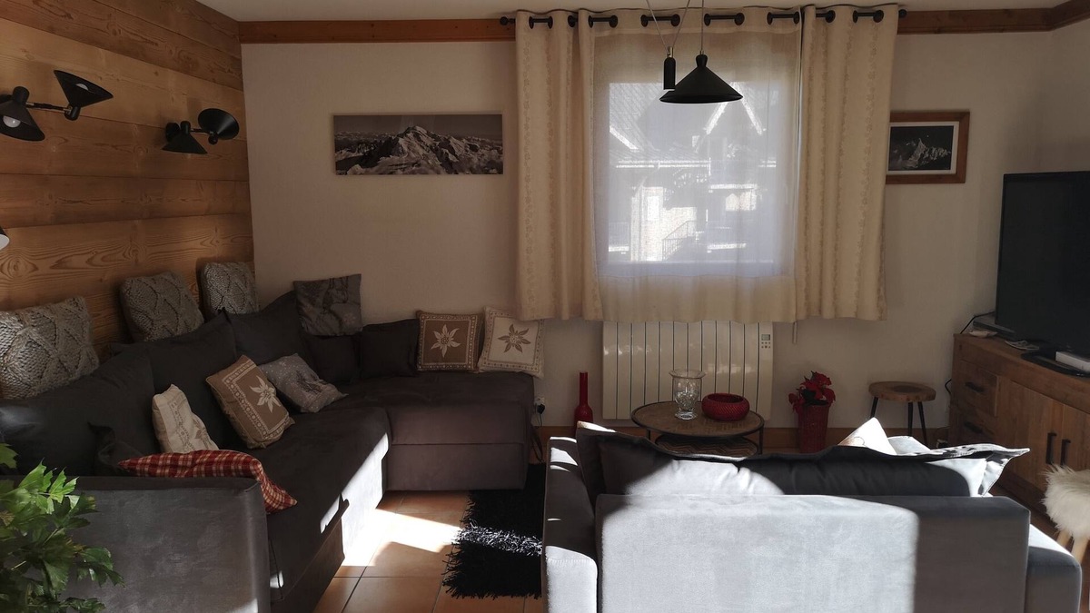 Saint-Gervais-les-Bains Apartment | VERY NICE T3 CLASS 3*, 62 m2,100 m Gondola,Balcony 18M2,Queensize bed,2 bedrooms