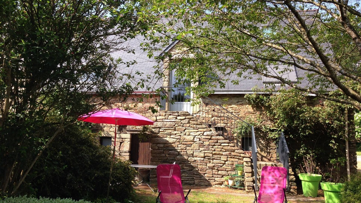 Serent Cottage | Very nice accommodation in an old farmhouse 20 minutes from Vannes