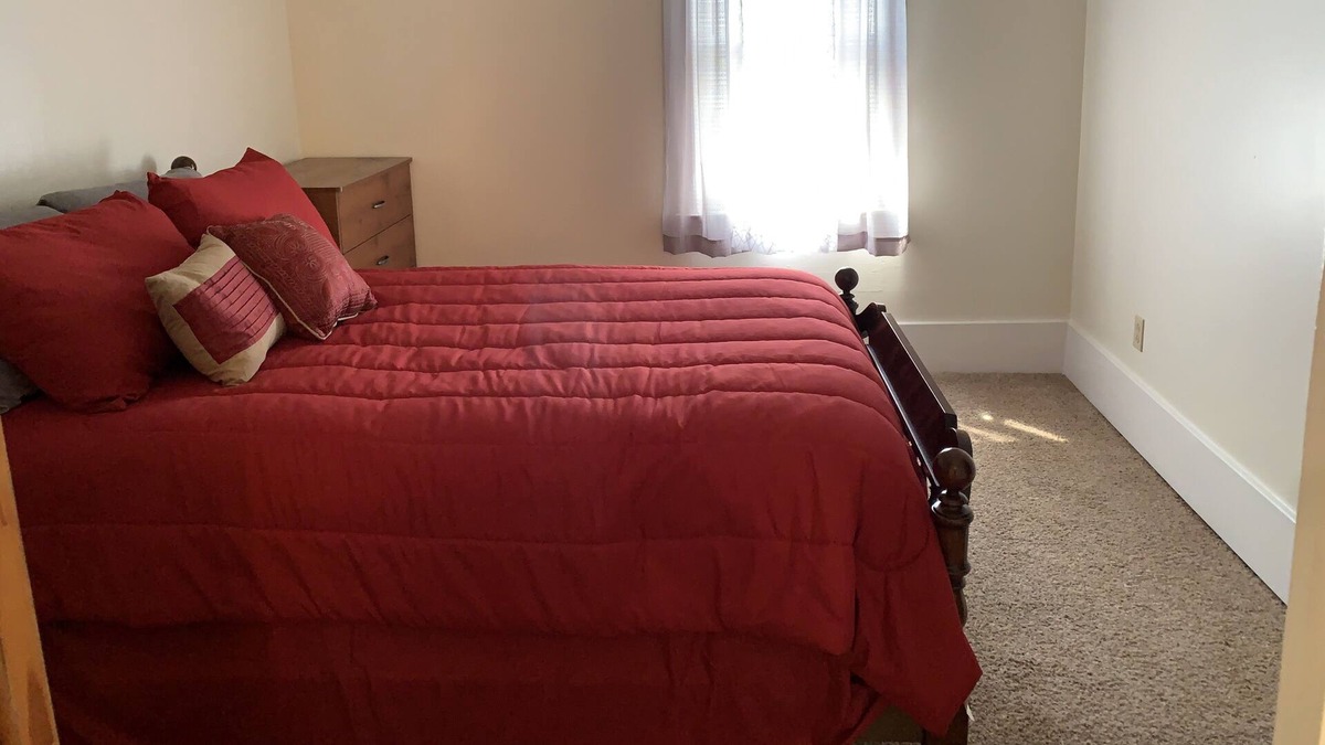 Tonkawa House | Very nice and cozy 3 Bedroom with full closets fully furnished