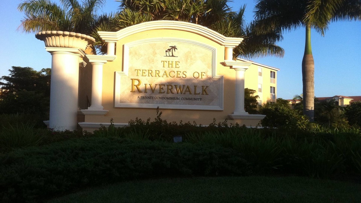 Biggar Condo | Very Nice and Large 1500+square Ft Riverwalk Condo Top Floor