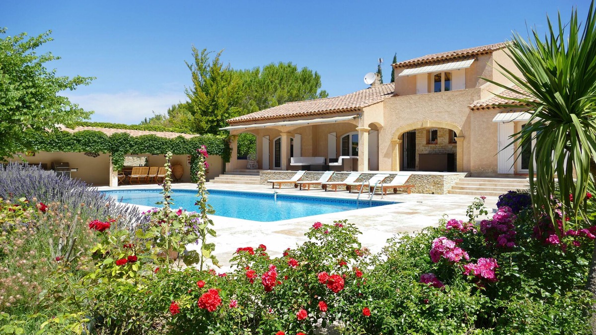 Aix-en-Provence Apartment | Very nice apartment attached to villa