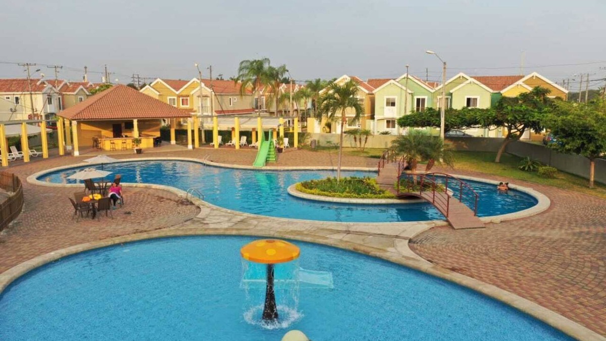 Samborondon Apartment | Very nice apartment close to airport. Safe with gated community