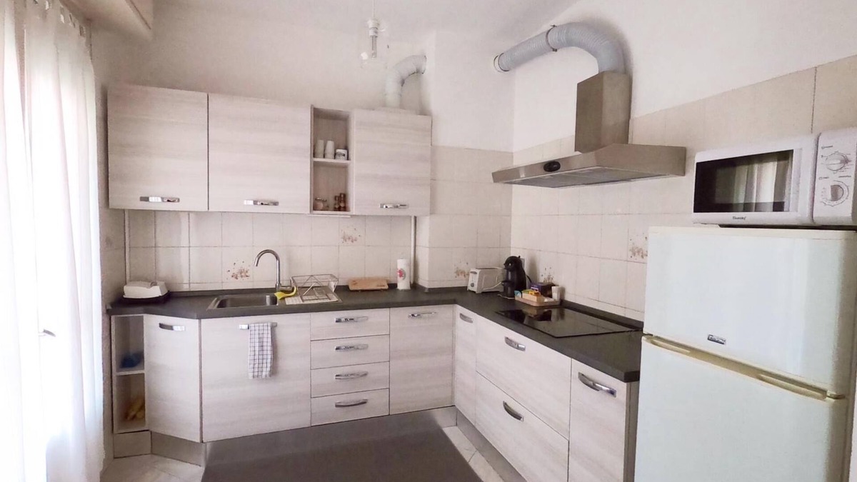Gallaratese Apartment | VERY NICE APARTMENT/KM 2.6 SAN SIRO STADIUM/KM 10 PIAZZA DUOMO/SUBWAY/WI-FI FREE