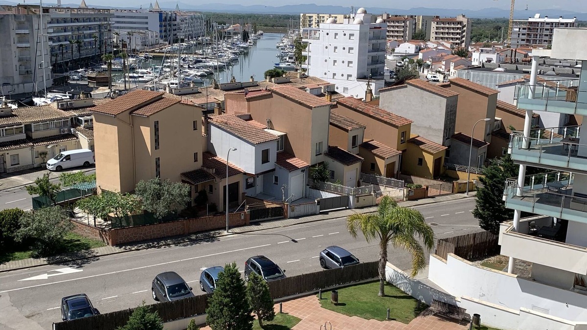 Santa Margarida Apartment | very nice apartment with canal view + roof top of 60 m2