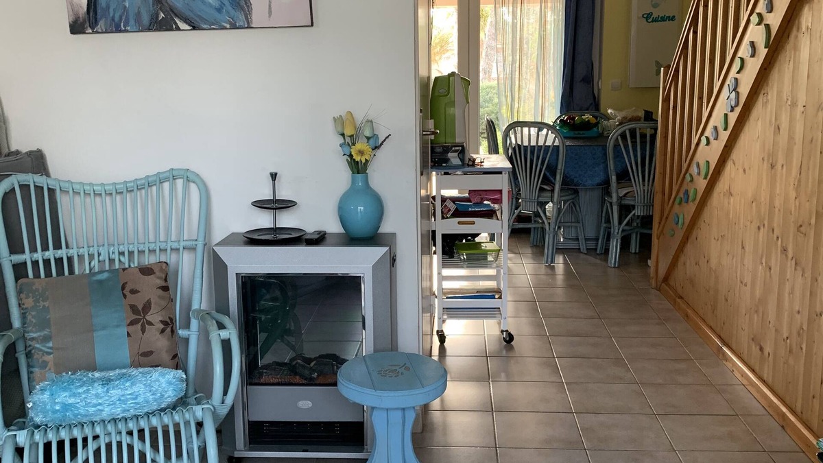 Calvisson House | VERY NICE, BRIGHT, COMFORTABLE HOUSE, T3 TRAV. CLIM in Leisure Res.