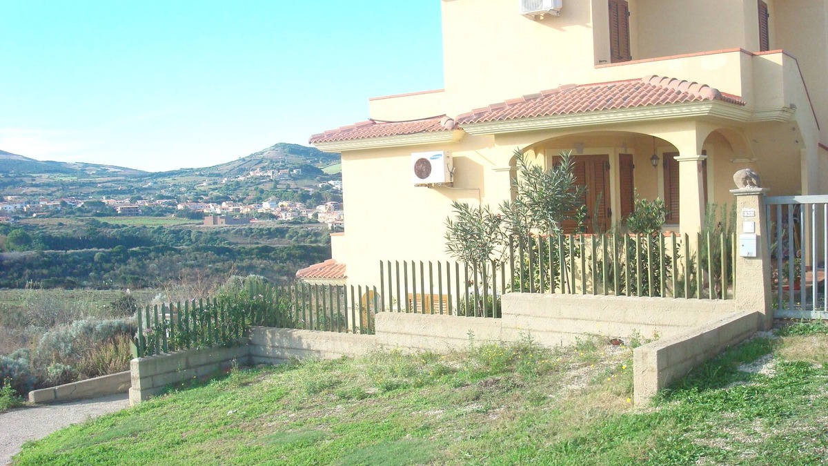 Lu Bagnu Apartment | Very nice holiday apartment with sea view and sun terrace