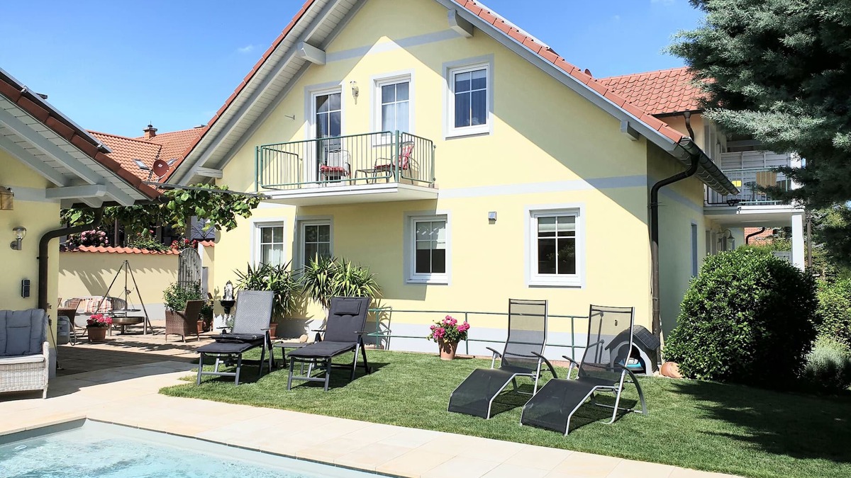 Hochstadt Condo | Very nice spacious apartment
