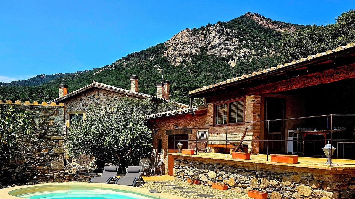 Cantallops Other | Very pretty renovated country house, large garden, porch, barbecue and pool