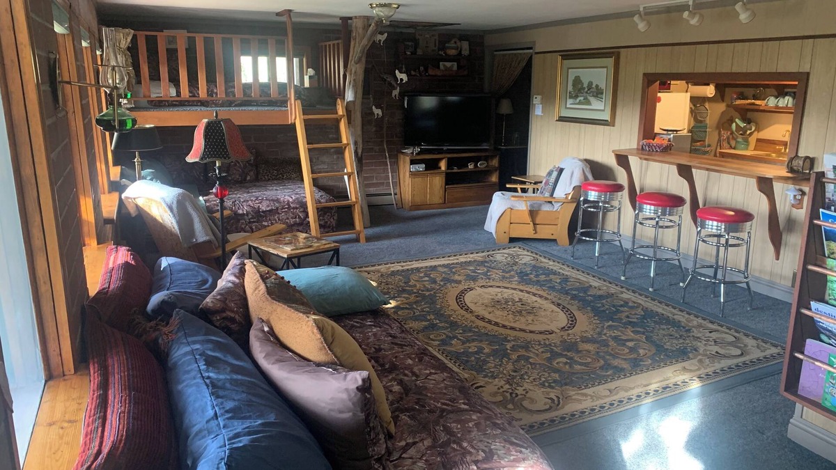 Glenwood Springs Apartment | Very Private, Close to all Glenwood attractions, Dogs welcome. 420 friendly!
