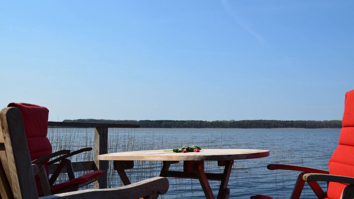 Neu Poserin Cottage | Very quiet 7500m² lake plot, own jetty