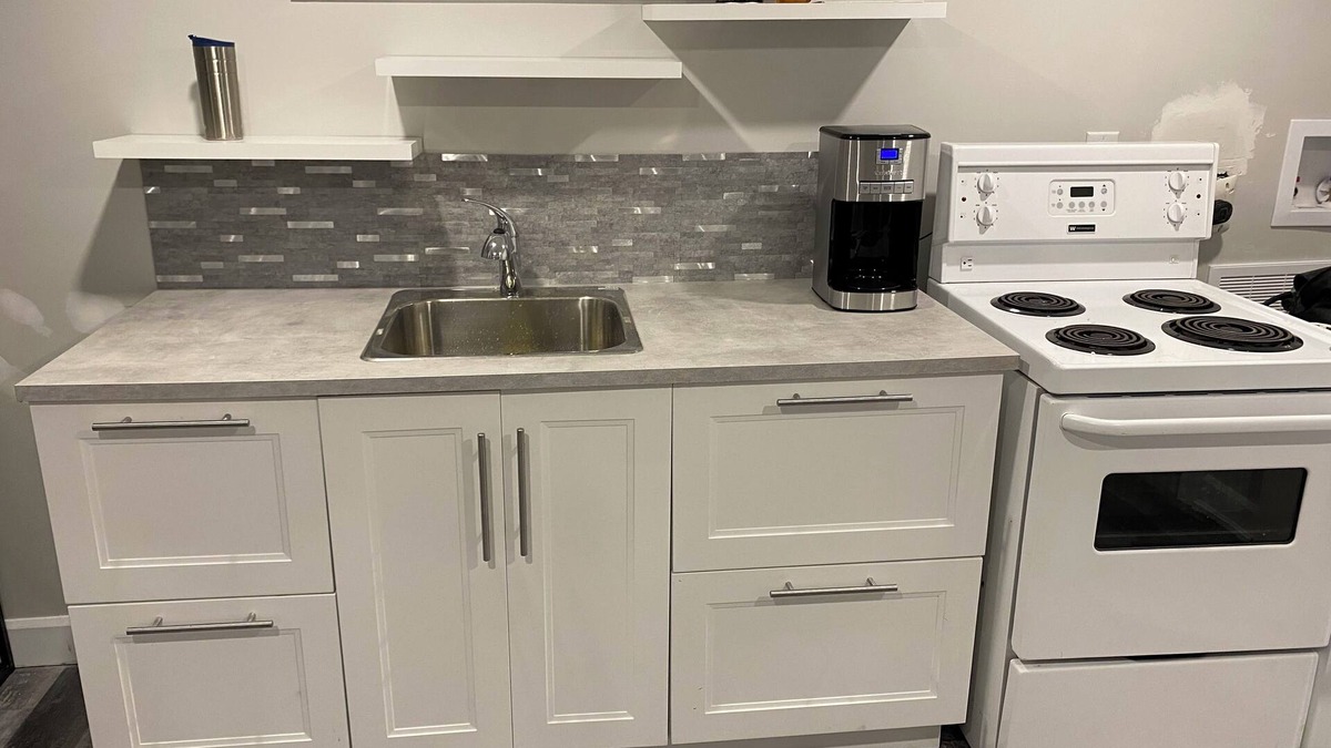Niagara Falls House | Very quiet and cozy semi-basement 5mn drive from the falls