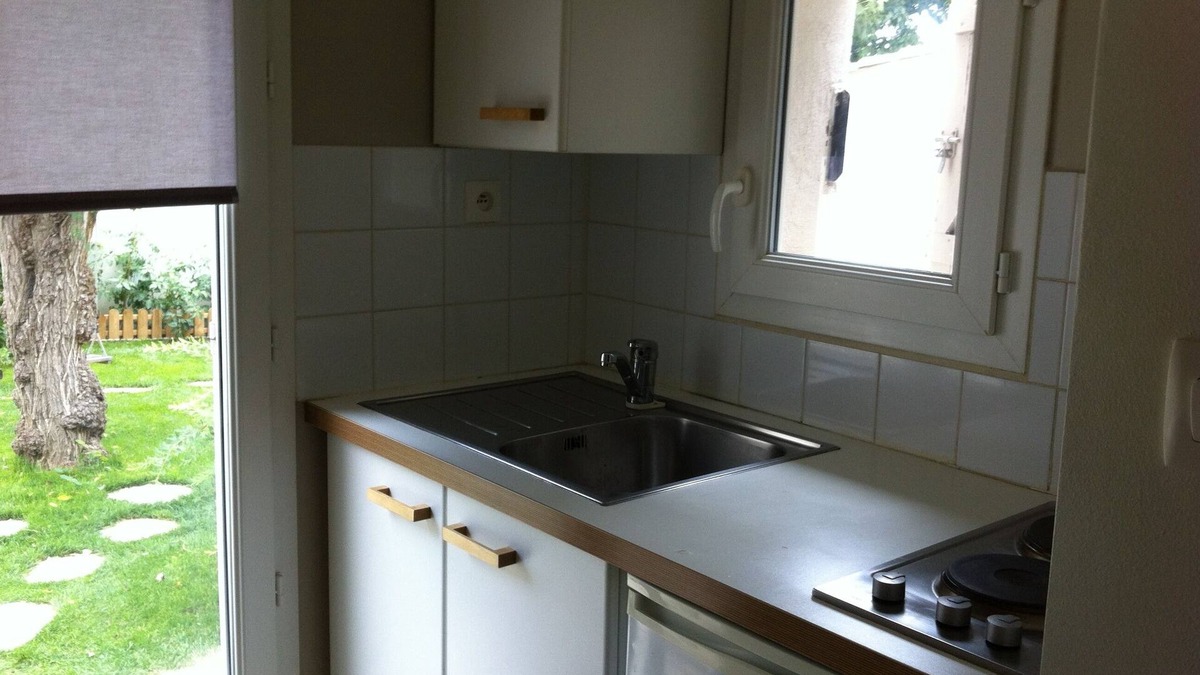 Saint-Mitre Apartment | Very quiet studio in the Heights Marseilles, 20 minutes from the City Centre
