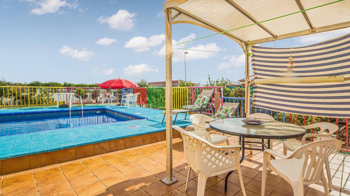 Moncofar House | Very spacious and family vacation home with sports and playground and swimming pool.
