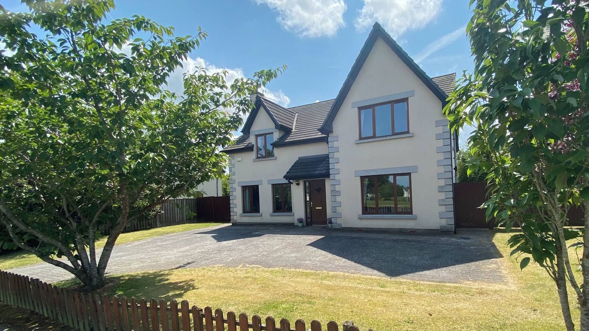Tullow House | Very spacious, comfortable house sleeps 10 Tullow South East Ireland