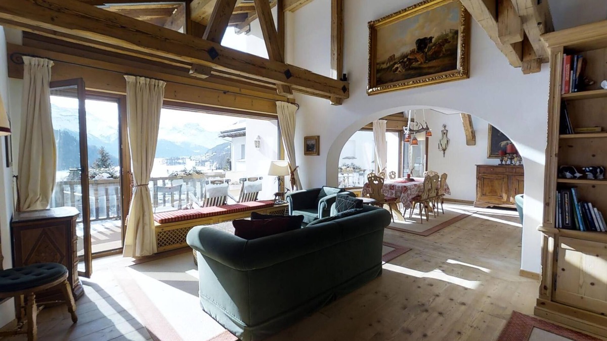 Champfer Apartment | Very spacious, tastefully furnished 5-room-maisonette-apartment with a big balco
