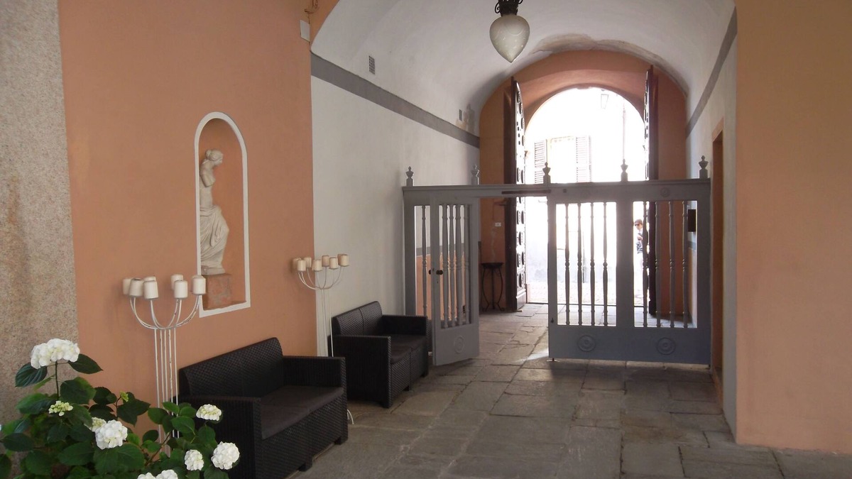 Luino Apartment | Vesna Loft in Luino Historic House