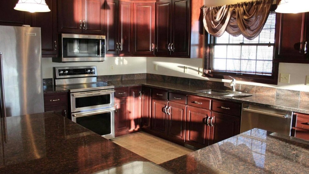 Waubay House | Veteran Owned Spacious 5-bedroom house with WiFi, AC in fabulous Waubay