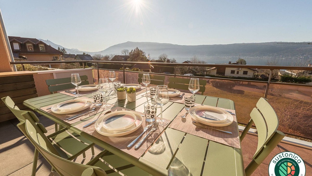 Veyrier-du-Lac Apartment | VEYRIER - La Brune, Duplex 4* vue lac et plage
