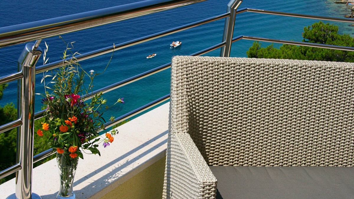 Marusici Condo | Villa Opera Luxury Villa direct above the Private Beach