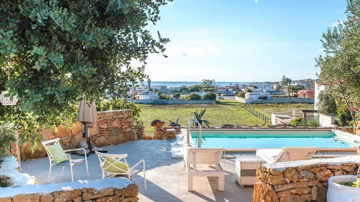Torre Ovo Villa | Villa Paola - Cosy private villa near the sea