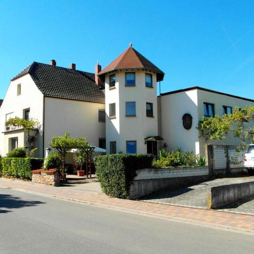 Gruenstadt House | Via Eberle - Vinothek und Gästezimmer