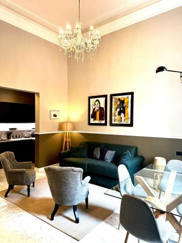 Rome Province Apartment | Via Veneto Luxury Maison