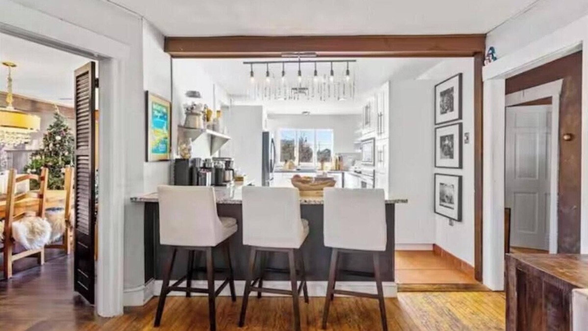 North End House | Vibe Check Beach House: No Karens Allowed