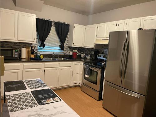 Mount Pleasant Apartment | Vibrant 2 Bed Located Downtown Close to Soaring Eagle CMU