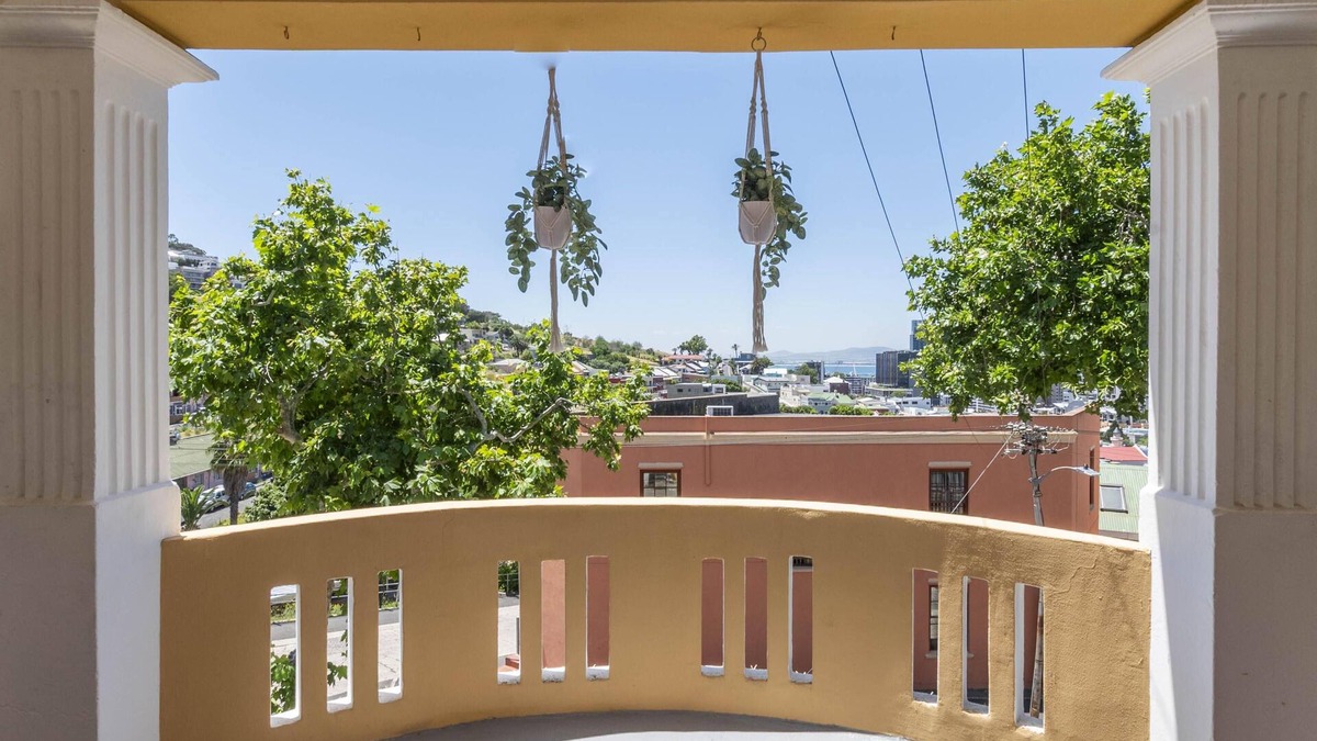 Bo'Kaap Apartment | Vibrant 3-Bedroom in the Heart of Bo-Kaap