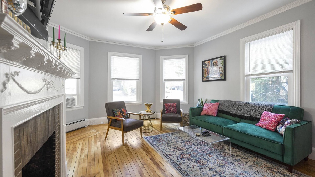 Parkside Apartment | Vibrant and stylish pet-friendly 2 BR apt w/king bed, downtown w/parking!