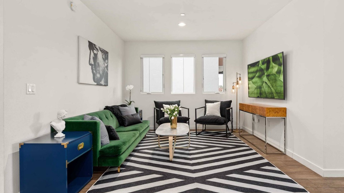 Carthay Circle Condo | Vibrant Art Deco 2 Bedroom Apartment
