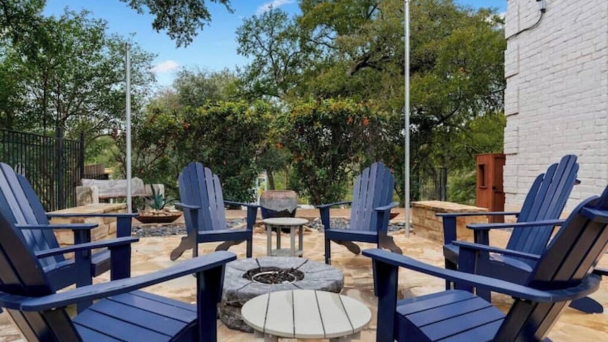 West Campus Apartment | Vibrant Balcony Retreat: King Bed Free Parking