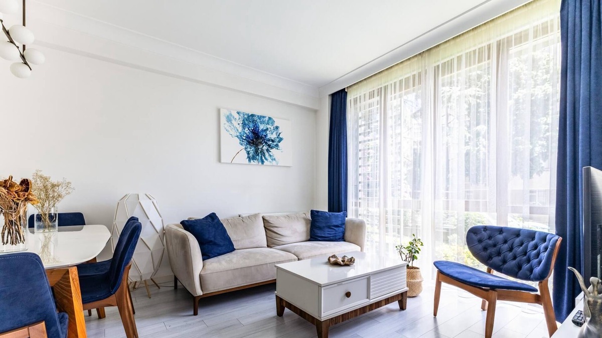 Bostanci Apartment | Vibrant Flat 9 min to Bagdat Avenue Near Coast