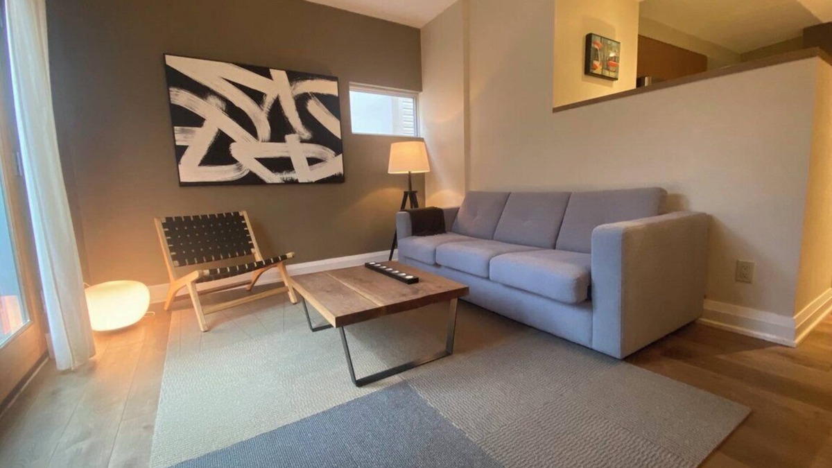 Palmerston - Little Italy House | Vibrant Little Italy Area: Main Floor Apartment