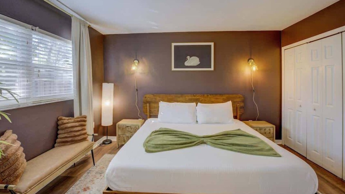 Arlington Park Apartment | Vibrant Modern Escape, Walk to Dining, Near Beach