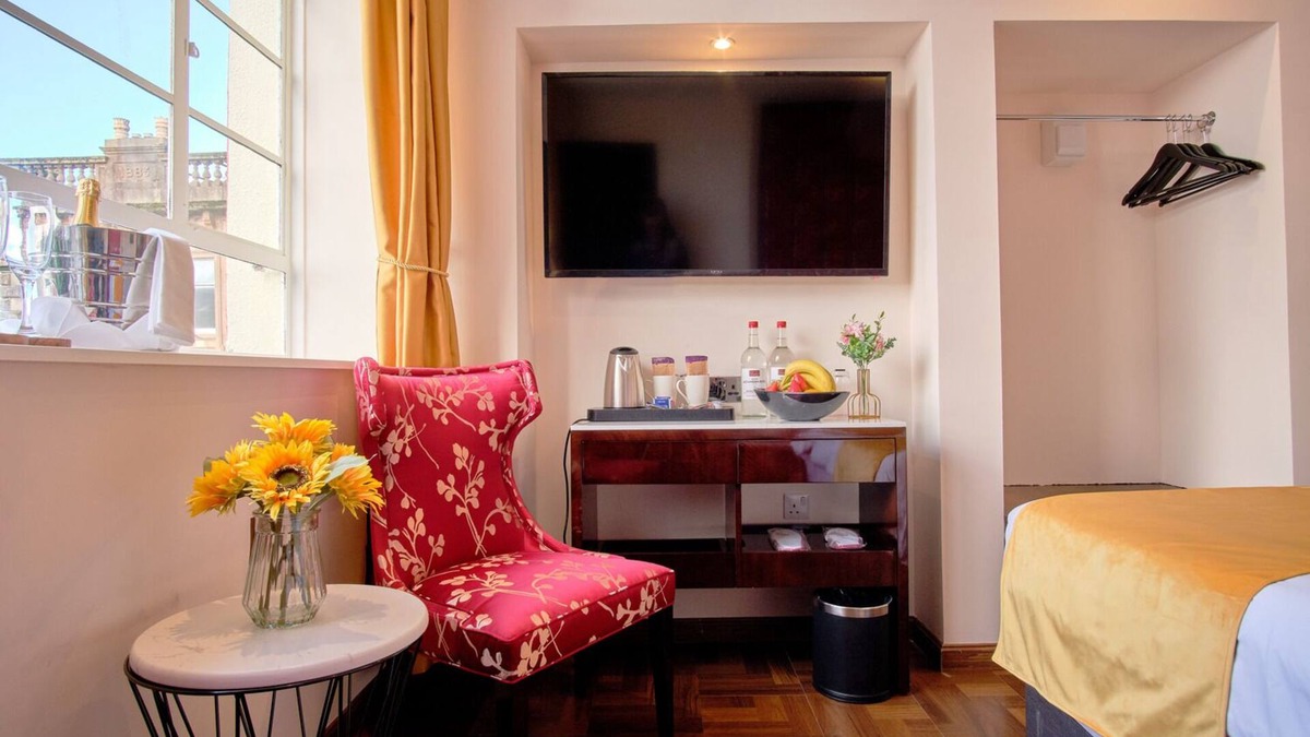 Oban House | Vibrant Oban Adventure Begins in Our Welcoming Room, 2 Family Rooms