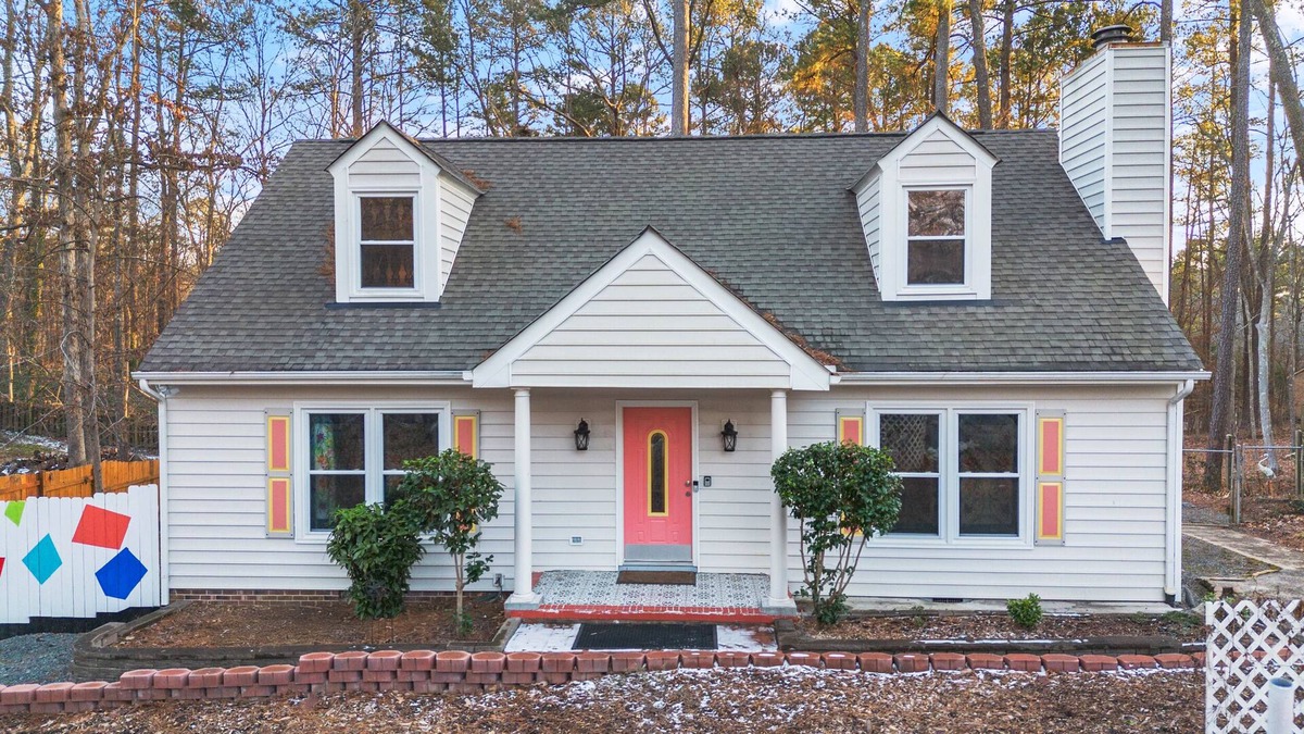 Durham House | Vibrant & Spacious Family Home Near Downtown