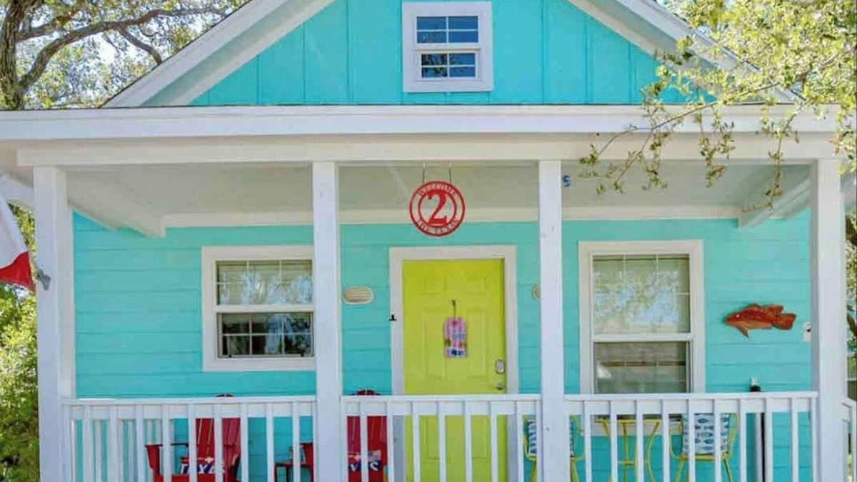 Rockport Cottage | Vibrant Spot! Kids Luv Queen Bunkbed, Pool, Dog OK