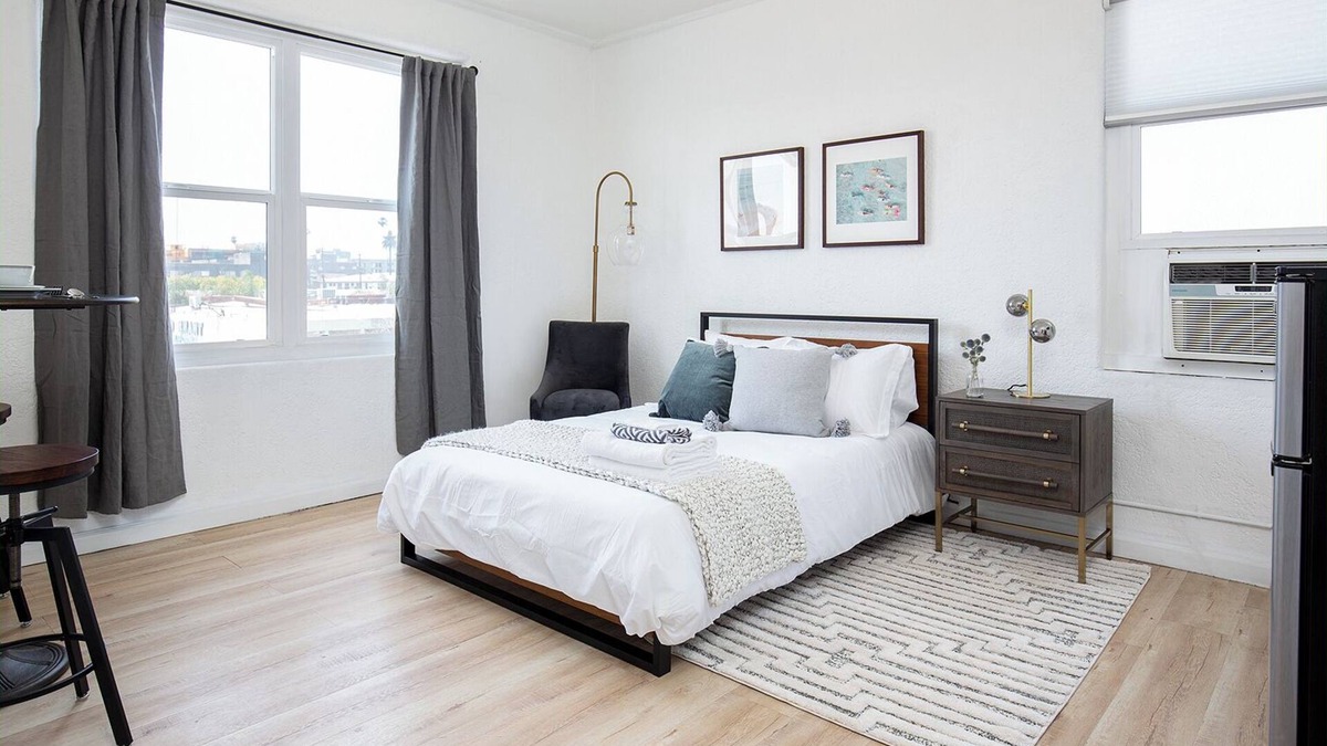 Westlake Apartment | Vibrant Studio Retreat Near DTLA Attractions!