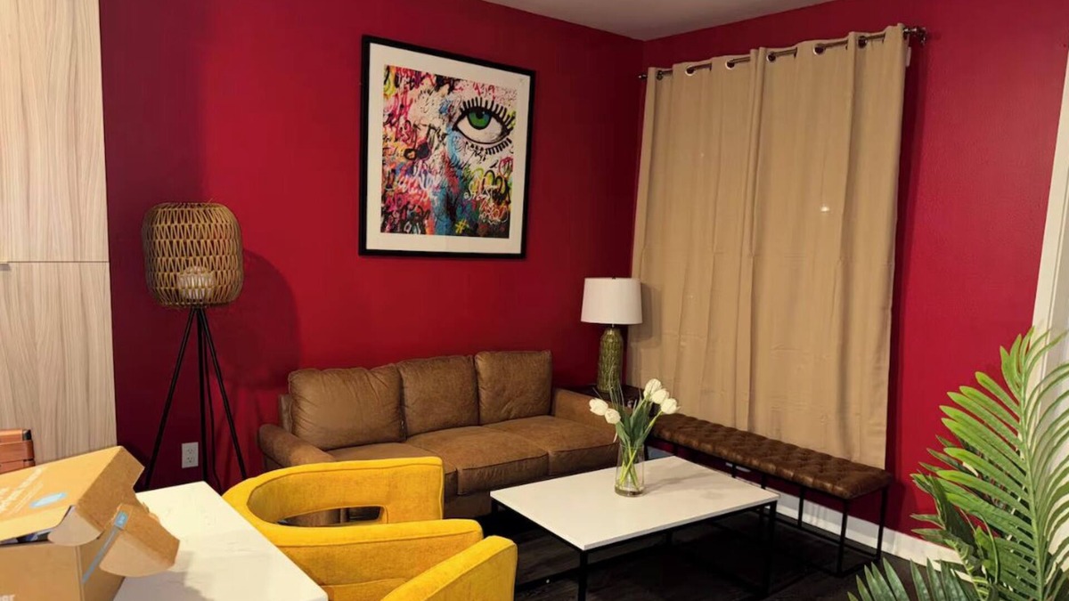 Glendale Apartment | Vibrant Unit in The Griffith