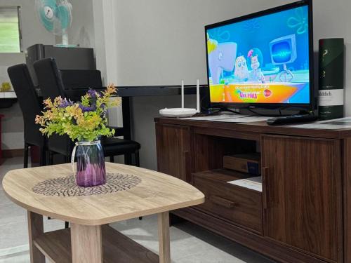 Sorsogon City House | Vibrant Vibes Cozy Staycation III in Sorsogon City