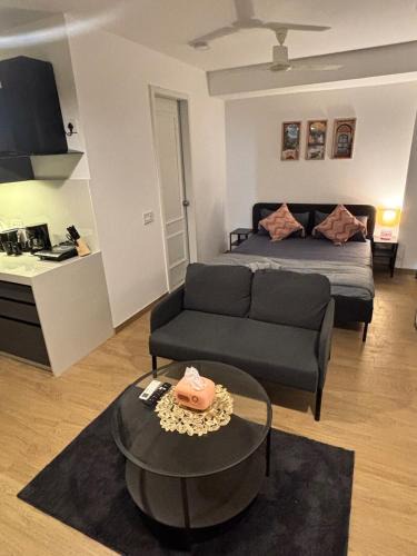 Viman Nagar Apartment | Vibrant Vision Near Airport with Coffee Maker & Wifi