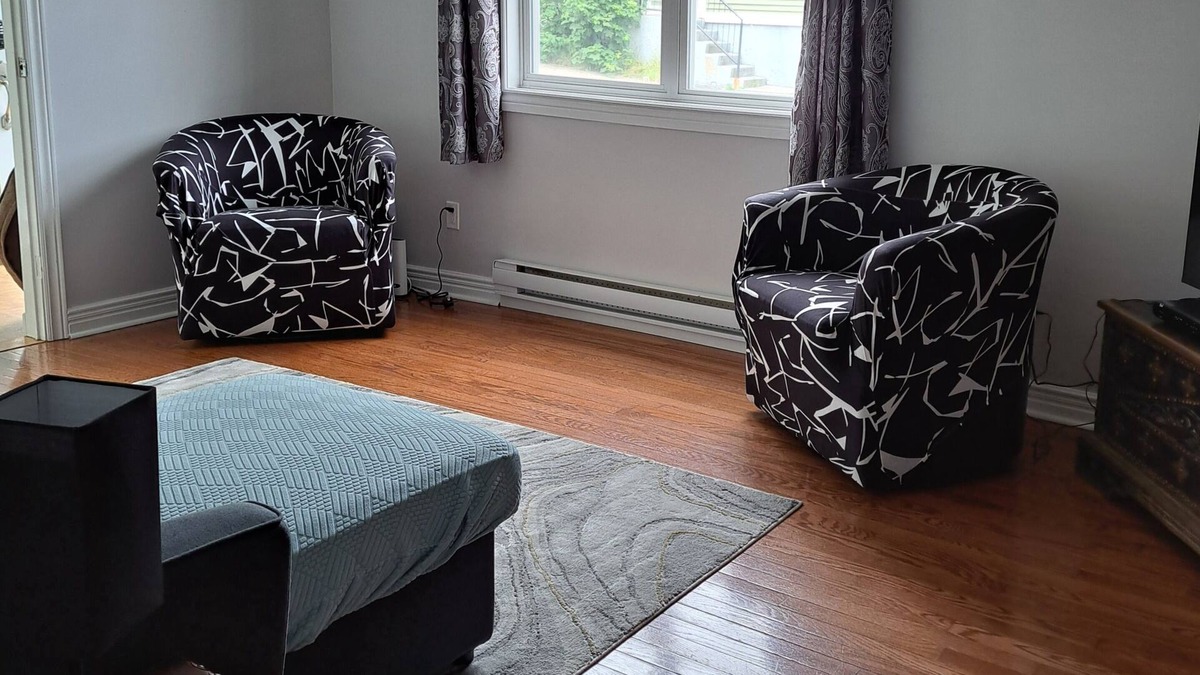 Downtown St. John's House | Vibrant yellow Jelly Bean Row House in the heart of downtown St. John's. Pets ok